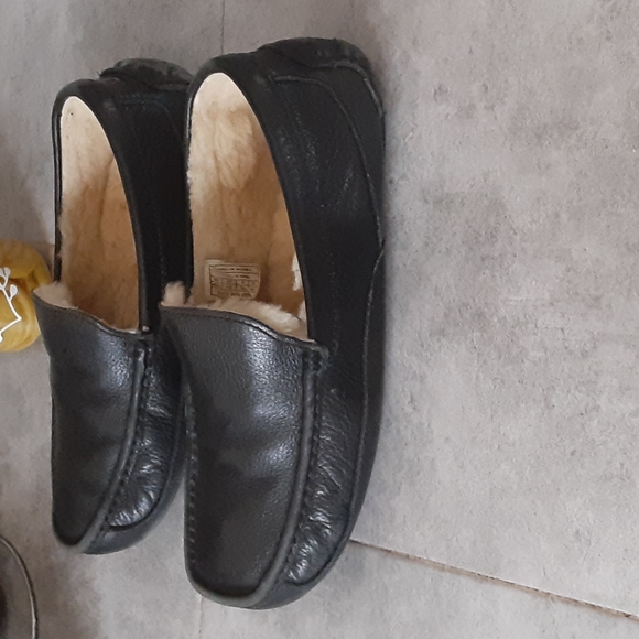 UGG  shoes  size  10 - Picture 1 of 5